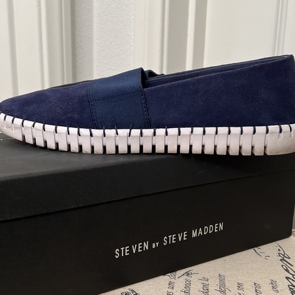 Steven by Steve Madden sneaker with rubber sole, nearly new condition. - Picture 6 of 10